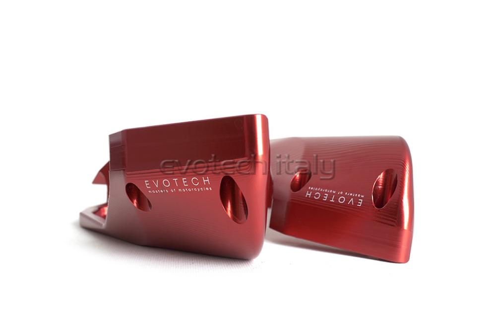 Ducati Streetfighter V4 wingletset made of aluminium in RED by Evotech Italy